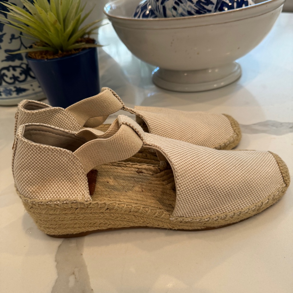 Tory Burch Women's Size 9 Tan Sandals Heel Height 2 Inches Only Wore One Time In